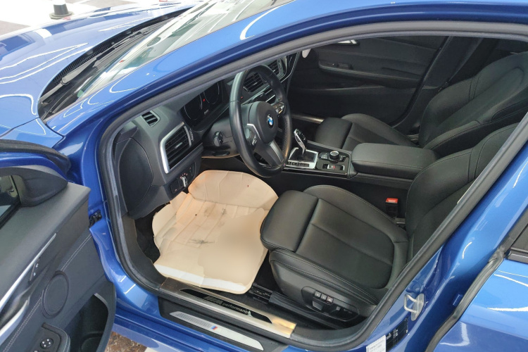 宝马1系 2020款 120i M运动套装中控内饰7003