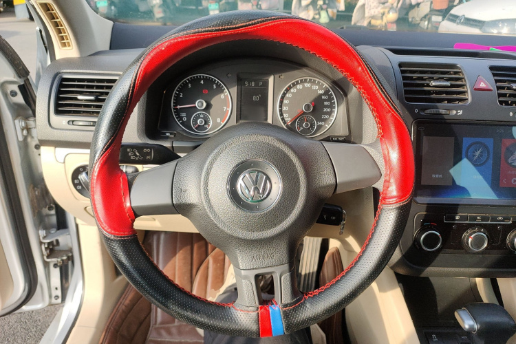 大众 速腾 2011款 1.6L 自动舒适型中控内饰13