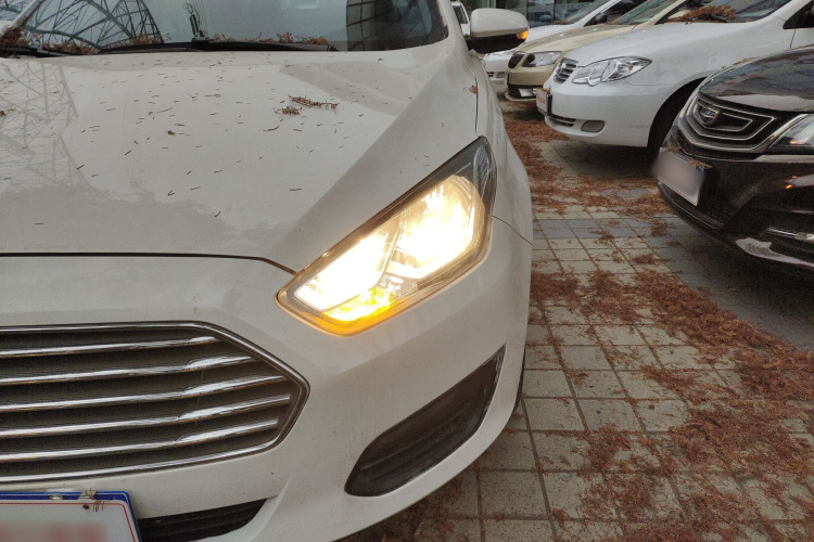 福特 福睿斯 2019款 改款 1.5L 手动质享型（胎压监测） 国VI局部细节36