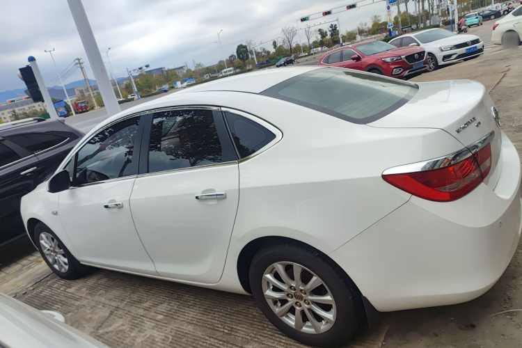 别克 英朗 2013款 GT 1.6L 自动时尚版车身外观4