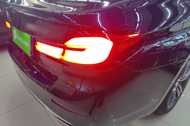 宝马5系 2023款 改款 530Li 领先型 豪华套装车身外观9