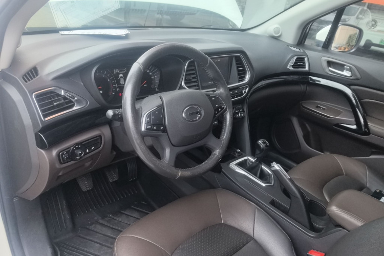 广汽传祺 传祺GS4 2015款 200T 手动豪华版中控内饰12