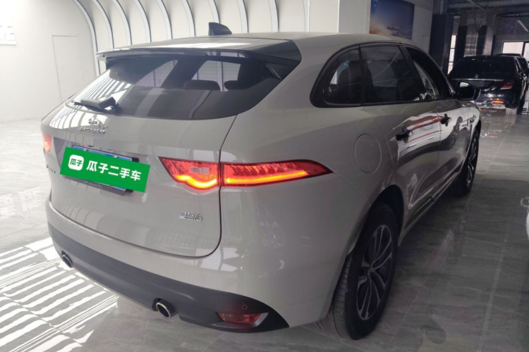 捷豹F-PACE 2016款 3.0 SC 四驱R-Sport运动版车身外观6005