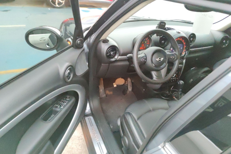 MINI Countryman 2016款 1.6T COOPER ALL4 Park Lane中控内饰7003