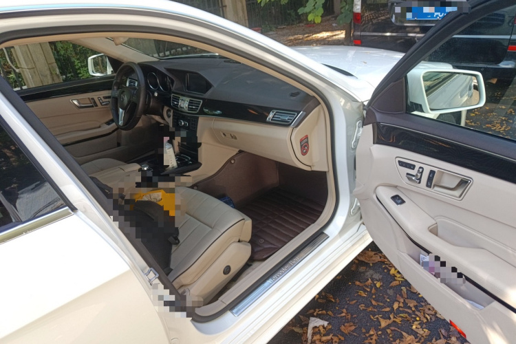 奔驰E级 2015款 E 260 L 运动型局部细节9005