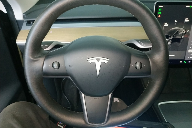 特斯拉 Model Y 2022款 改款 后轮驱动版中控内饰13