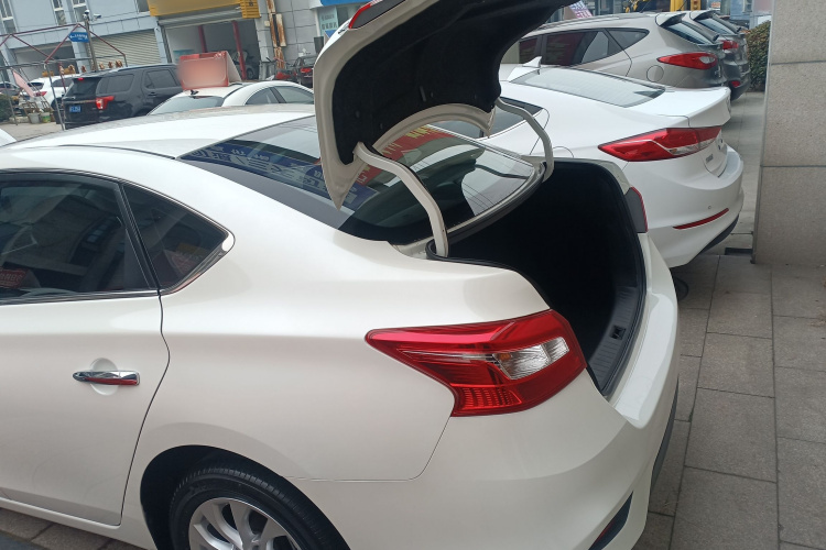 日产 轩逸 2018款 1.6XV CVT尊享版局部细节23