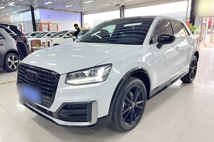 奥迪Q2L 2020款 35 TFSI 进取动感型车身外观1