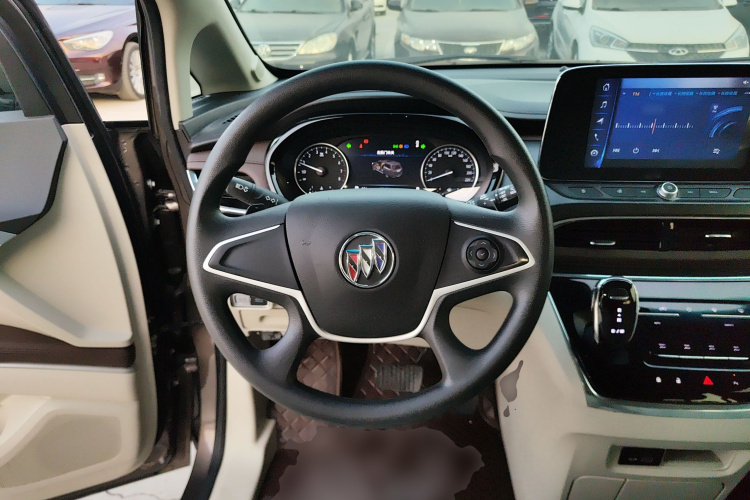 别克GL8 2023款 陆上公务舱 舒适型中控内饰13