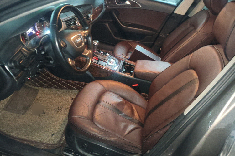 奥迪A6L 2015款 TFSI 百万纪念智领型中控内饰19