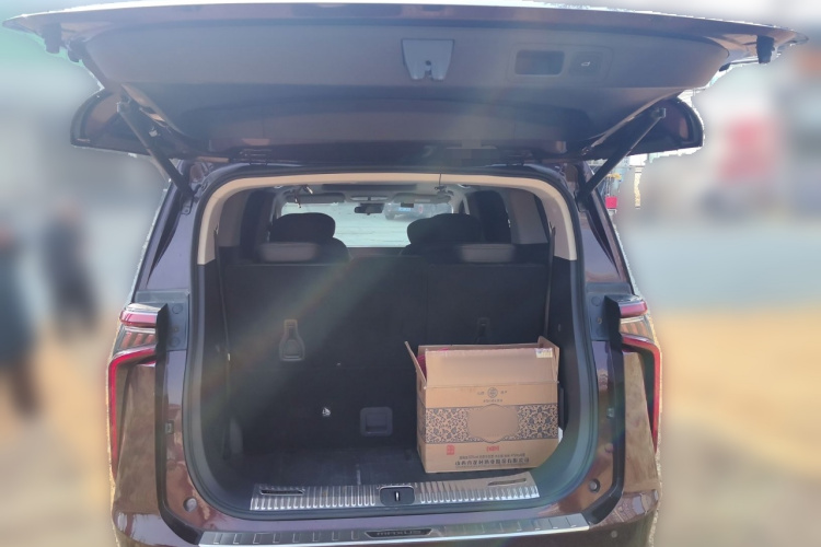 上汽大通MAXUS 大通G90 2022款 2.0T 星河七座版中控内饰23