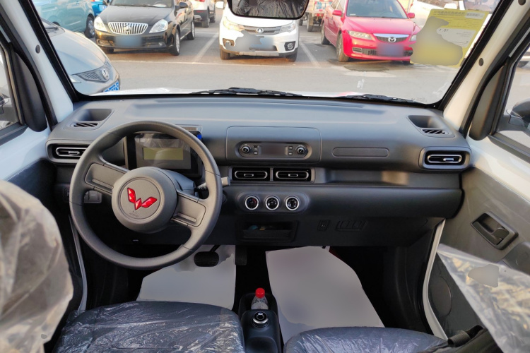 五菱汽车 五菱之光新能源 2025款 201km 标准型中控内饰12