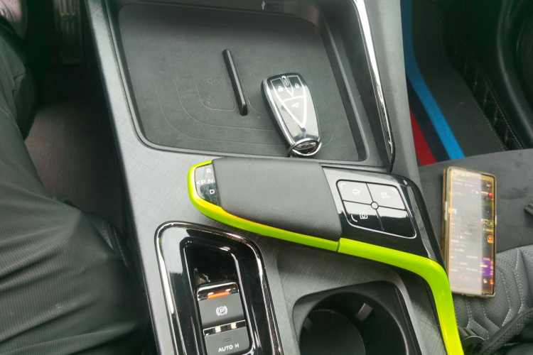 长安UNI-T 2022款 2.0T 运动版 尊贵型局部细节18