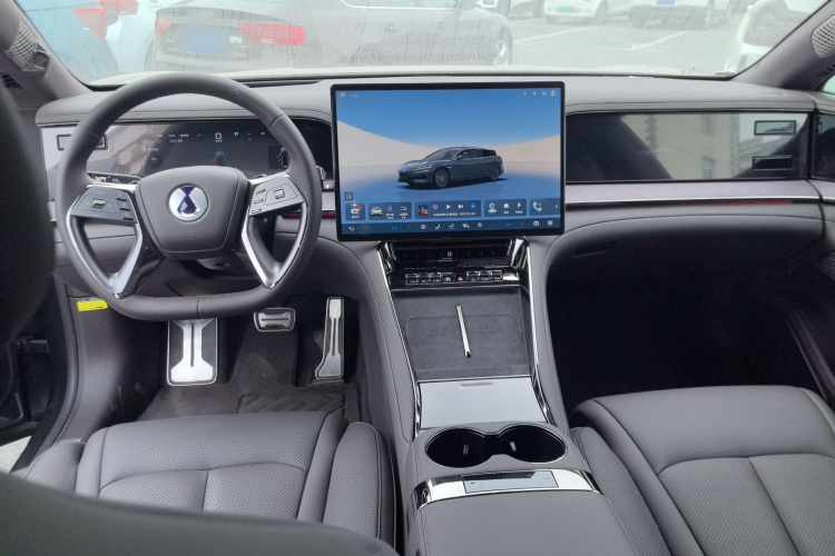 腾势Z9 2024款 1100km 四驱Max版中控内饰12