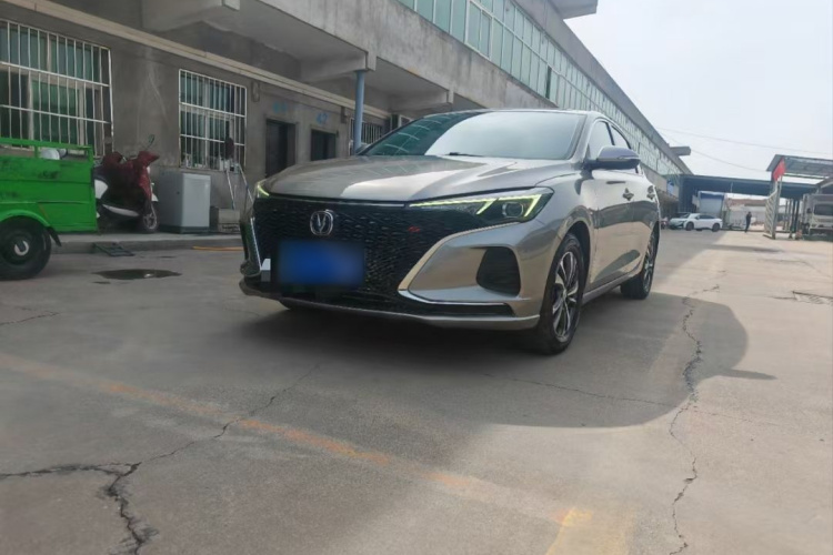 长安 逸动 2020款 PLUS 蓝鲸NE 1.4T GDI DCT尊贵型车身外观1