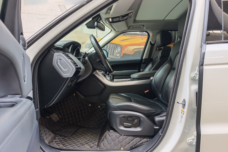 路虎 揽胜运动版 2014款 3.0 SC V6 HSE局部细节19