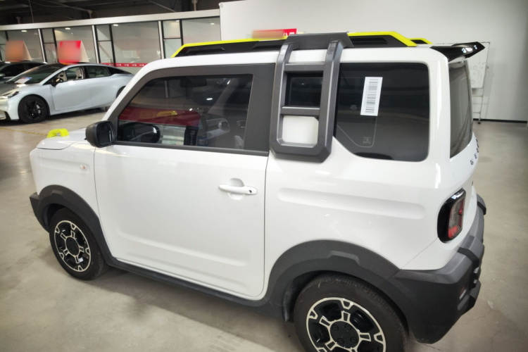 吉利银河 2025款 210km 熊猫骑士车身外观4