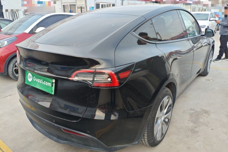 特斯拉 Model Y 2021款 标准续航后驱版车身外观7