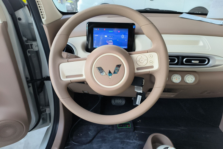 五菱汽车 宏光MINIEV 2025款 四门版 进阶款中控内饰13