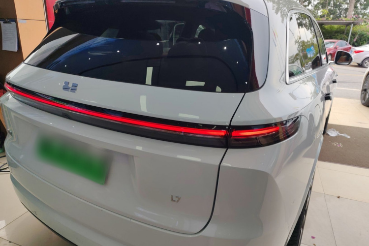 理想汽车 理想L7 2024款 Ultra车身外观7