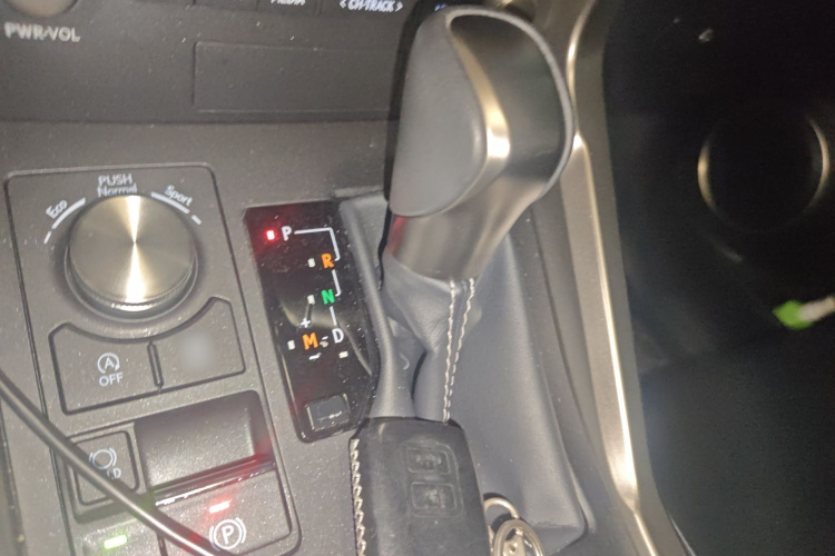 雷克萨斯NX 2018款 200 前驱 锋行版 国V局部细节18