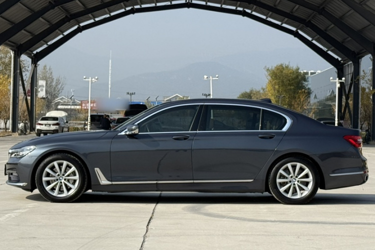 宝马7系 2016款 730Li 豪华型车身外观6007