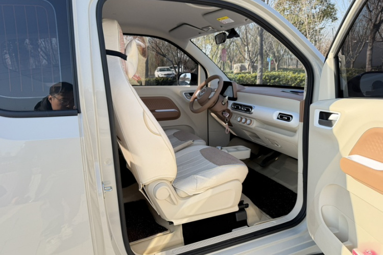 五菱汽车 宏光MINIEV 2024款 第三代 215km 青春版中控内饰7007