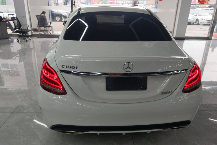 奔驰C级 2018款 C 180 L 时尚型运动版车身外观6