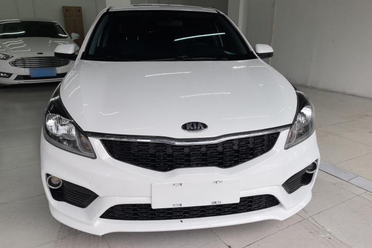 起亚K2 2017款 三厢 1.4L AT GLS车身外观2