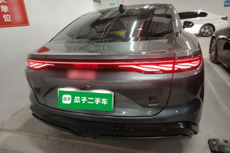 比亚迪 汉L 2025款 DM-p 四驱激光雷达旗舰型车身外观6004