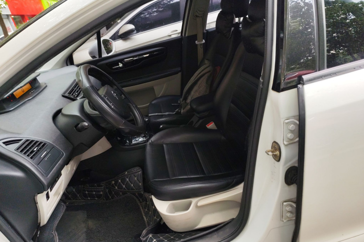 雪铁龙 世嘉 2014款 VTS版 1.6L 自动品尚型中控内饰19