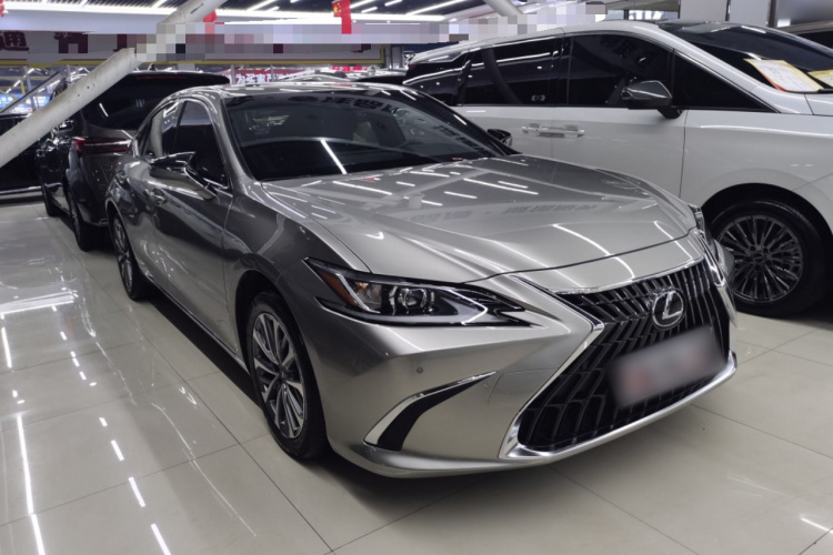 雷克萨斯ES 2023款 260 卓越版车身外观3