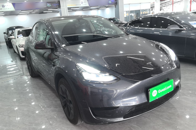 特斯拉 Model Y 2024款 后轮驱动版车身外观3