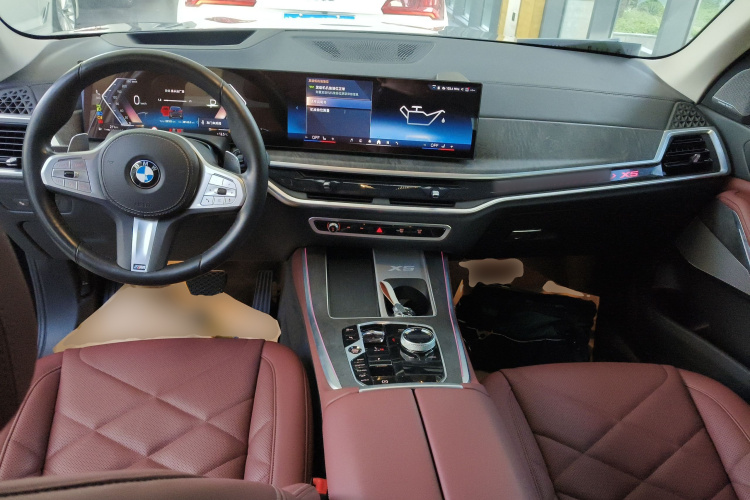宝马X5 2023款 xDrive 30Li 尊享型M运动套装中控内饰12