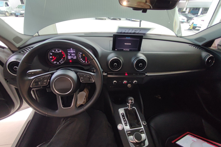 奥迪A3 2019款 Limousine 35 TFSI 进取型 国VI中控内饰12