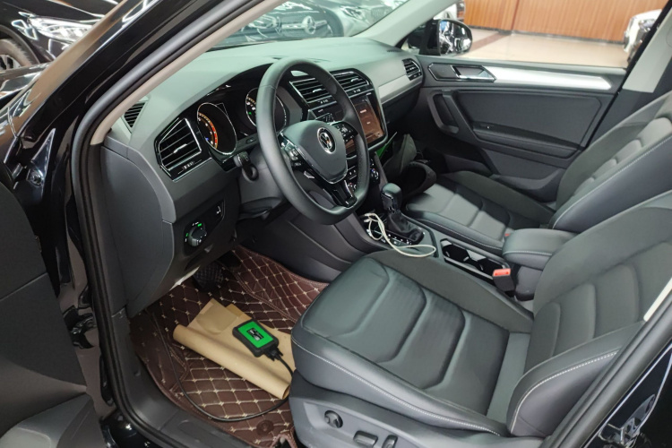 大众 途观L 2021款 330TSI 自动两驱智享版中控内饰19