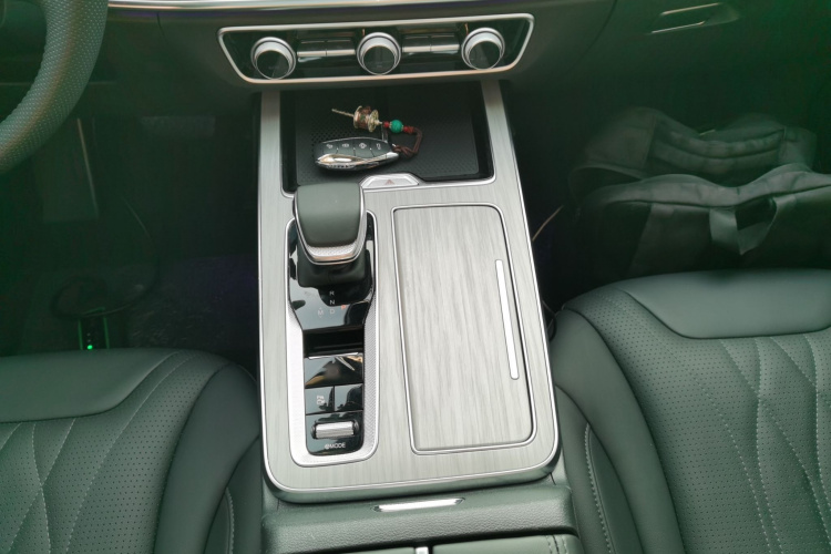 红旗HS5 2025款 2.0T 两驱旗享Pro版局部细节18