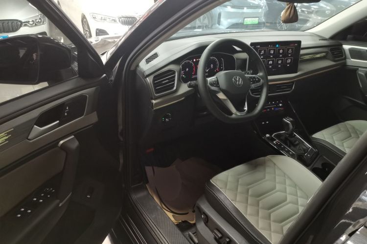 大众 探岳 2023款 330TSI 两驱R-Line高能版中控内饰20