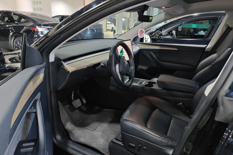 特斯拉 Model Y 2022款 后轮驱动版局部细节19