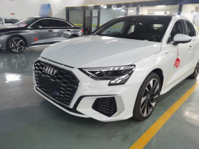 奥迪A3 2024款 A3L Limousine 35 TFSI 时尚运动型
