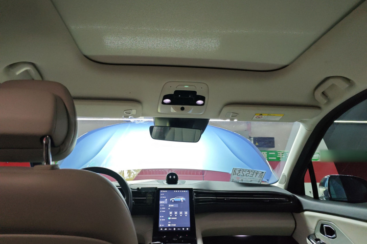 蔚来ES8 2018款 355KM 基准版 七座版中控内饰22