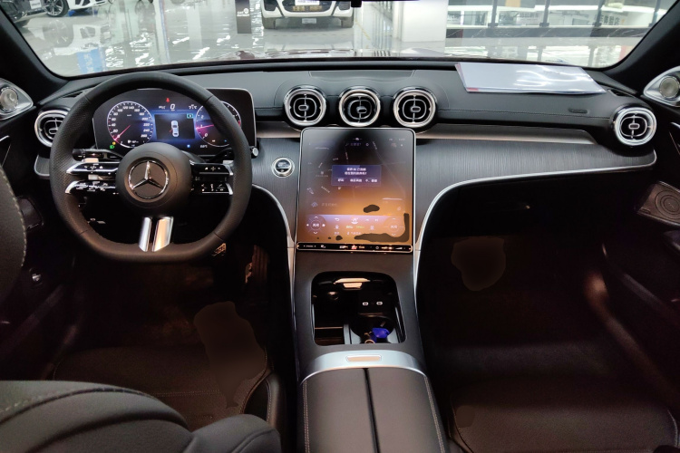 奔驰C级 2023款 改款二 C 260 L 运动版中控内饰12