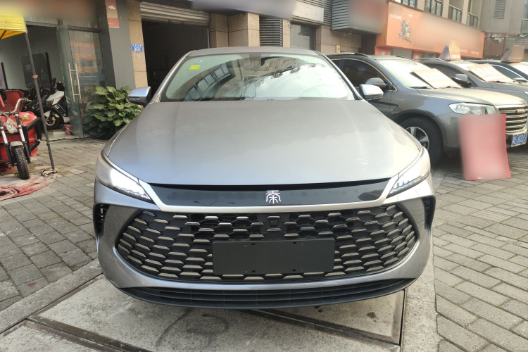 比亚迪 秦PLUS 2025款 DM-i 智驾版 55KM领先型车身外观2