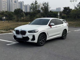 宝马X4 2022款 xDrive 25i M运动套装