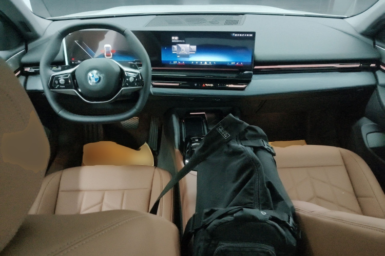 宝马5系 2024款 525Li 豪华套装中控内饰12