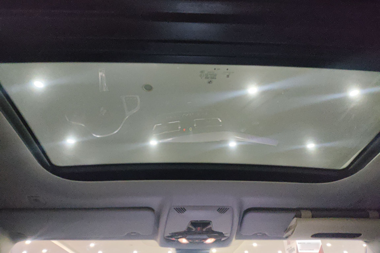 宝马2系(进口) 2023款 225i 四门轿跑车 M运动曜夜套装中控内饰22