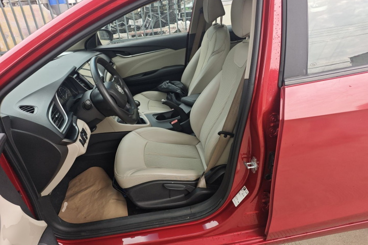 别克 英朗 2016款 15N 手动精英型中控内饰19