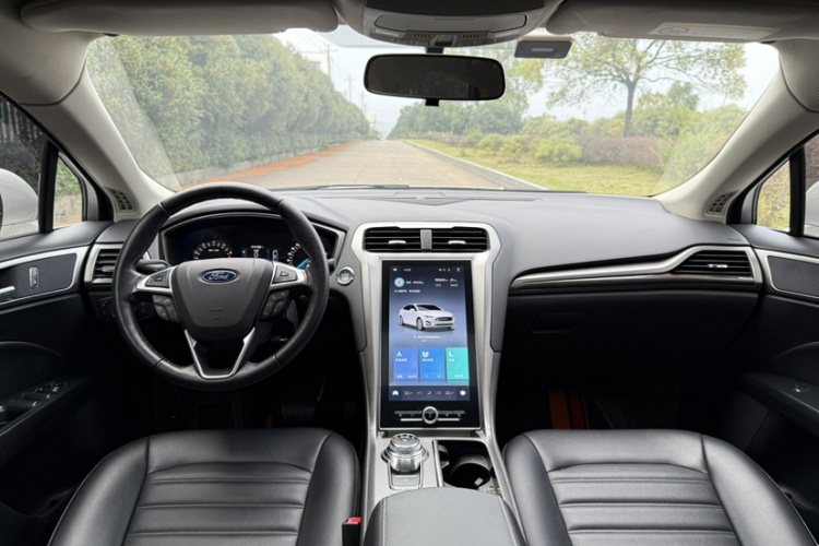 福特 蒙迪欧 2020款 EcoBoost 180 时尚型中控内饰7004