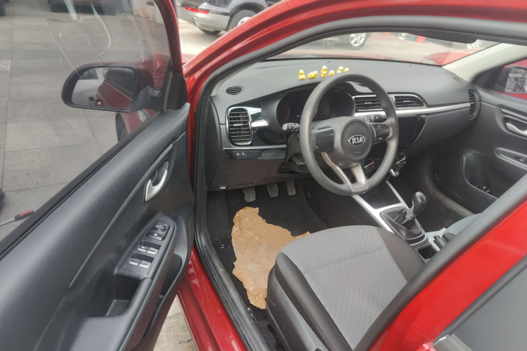 起亚K2 2017款 三厢 1.4L MT GLS中控内饰7003