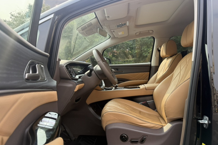 腾势D9 2022款 DM-i 970 四驱尊荣型中控内饰7005